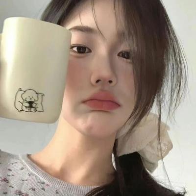 穿黄靴子的女孩